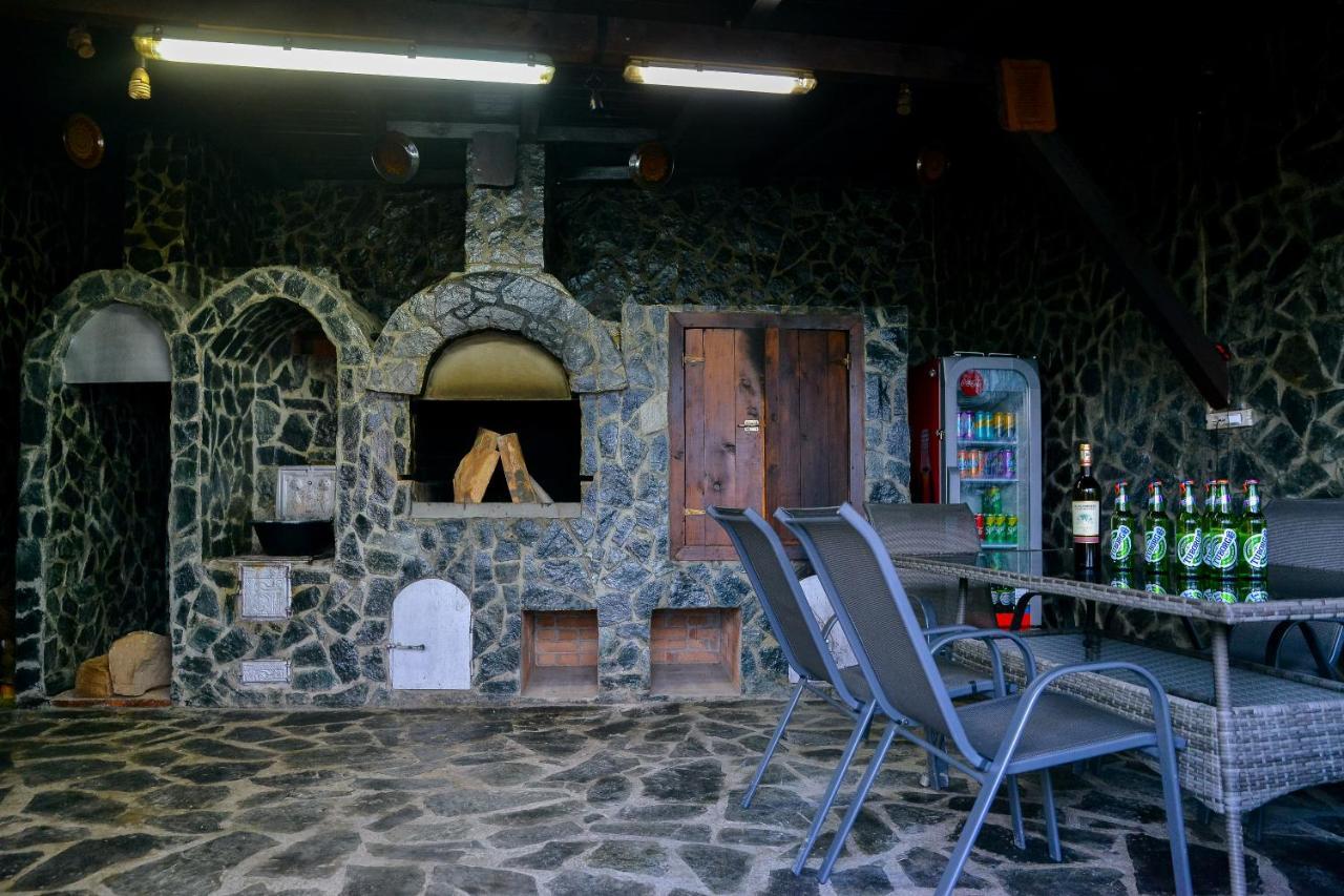 Casa Avram Ramnicu Valcea Exterior photo